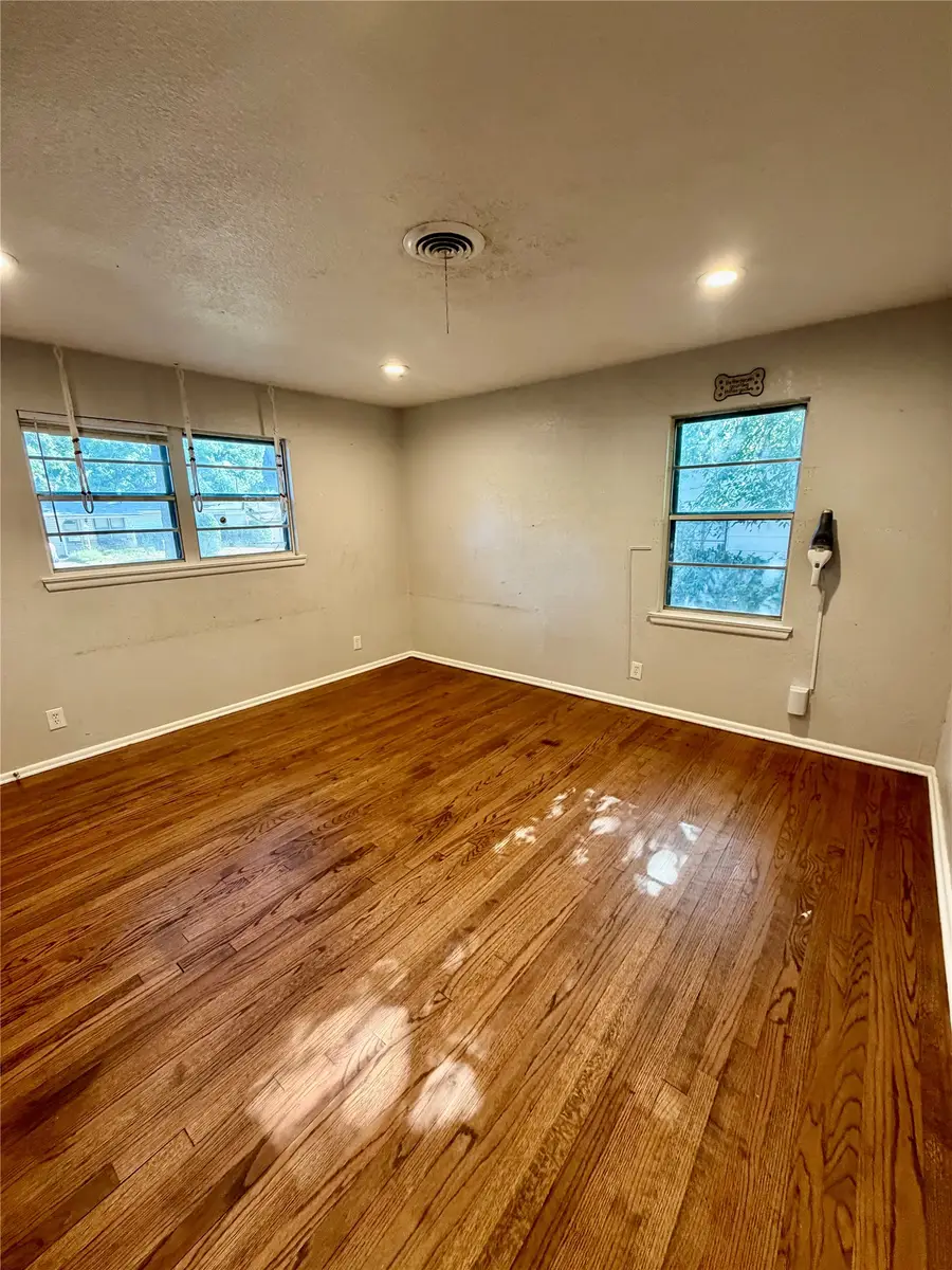 412 E Lovers Lane, Arlington, TX 76010 - #3
