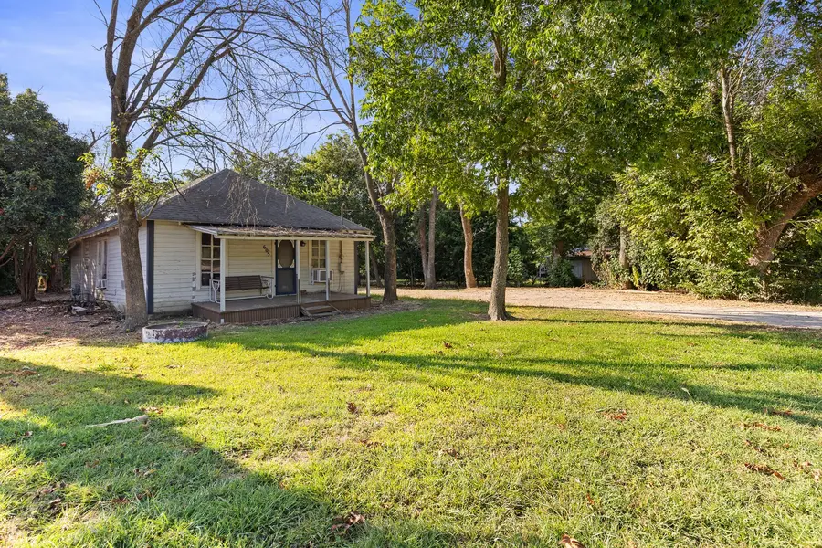 605 S Main, West, TX 76691 - #3