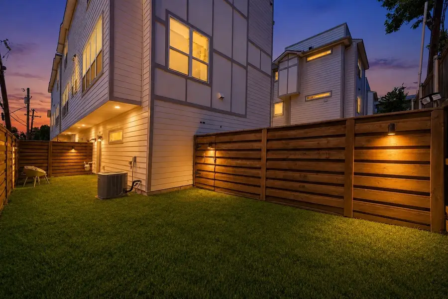 1917 Landon Lane, Dallas, TX 75204 - #2