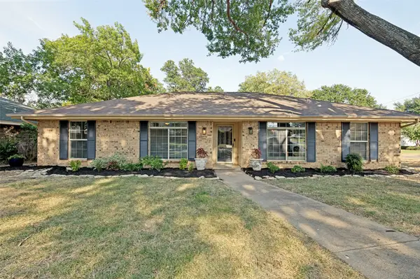 2401 Radcliffe Drive, Arlington, TX 76012
