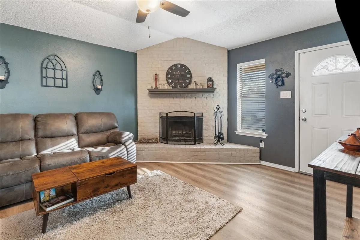 432 Post Oak Lane, Burleson, TX 76028 - #1