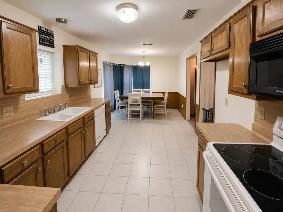 200 Lakewood Drive, Longview, TX 75604 - #3