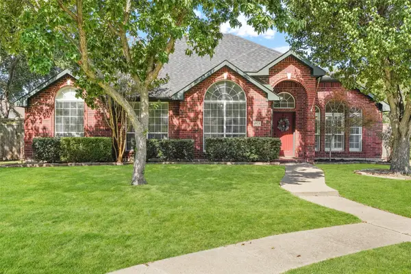 1701 Fredricksburg Drive, Mesquite, TX 75181