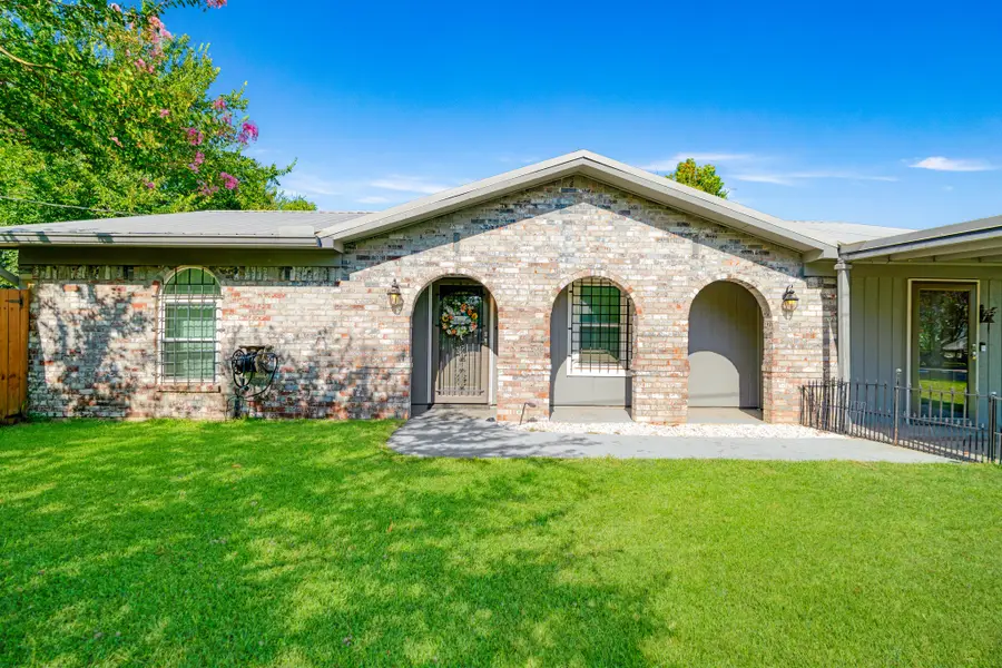 602 S Hall Street, Clarksville, TX 75426 - #2