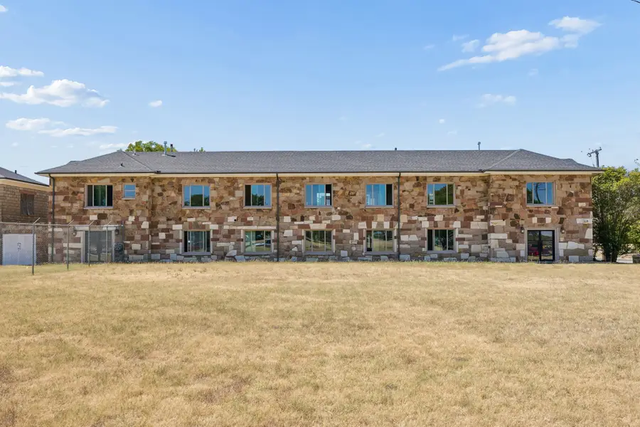 1200 E Maddox Avenue, Fort Worth, TX 76104 - #2