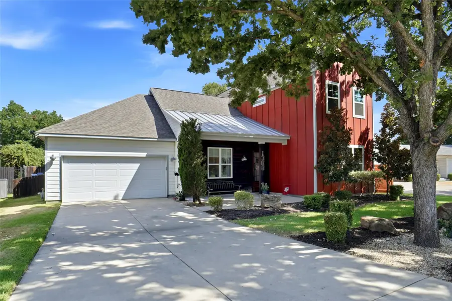 1300 Worthington Street, Grapevine, TX 76051 - #2