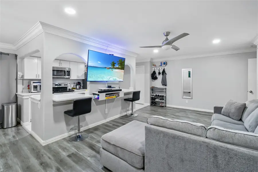 552 E Avenue J #D, Grand Prairie, TX 75050 - #3