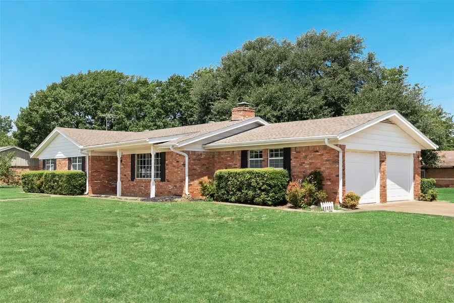 520 Pecan Street, Crowley, TX 76036 - #2