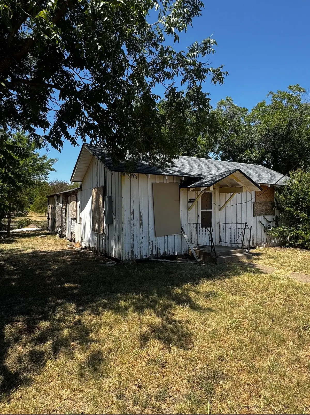 809 N Avenue F, Olney, TX 76374 - #1
