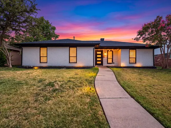 2216 Stonebrook Drive, Carrollton, TX 75007