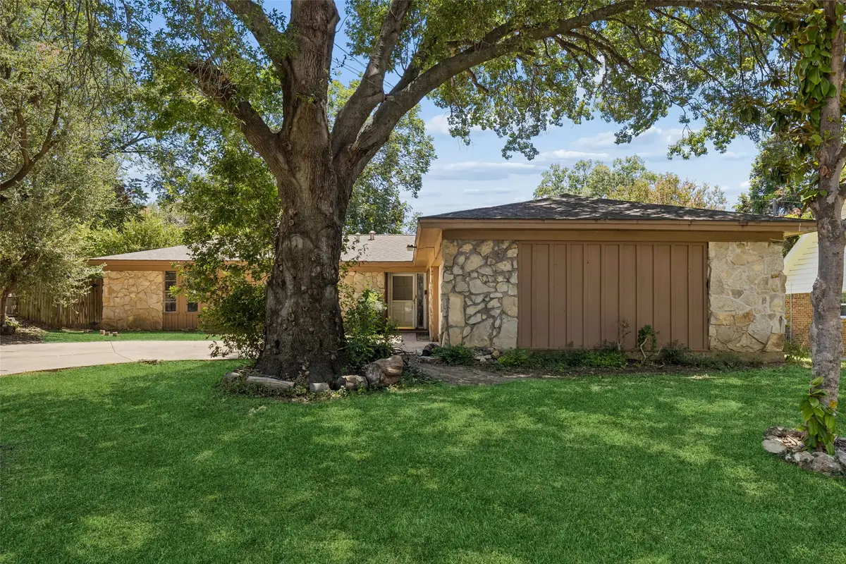 6153 Walla Avenue, Fort Worth, TX 76133 - #1
