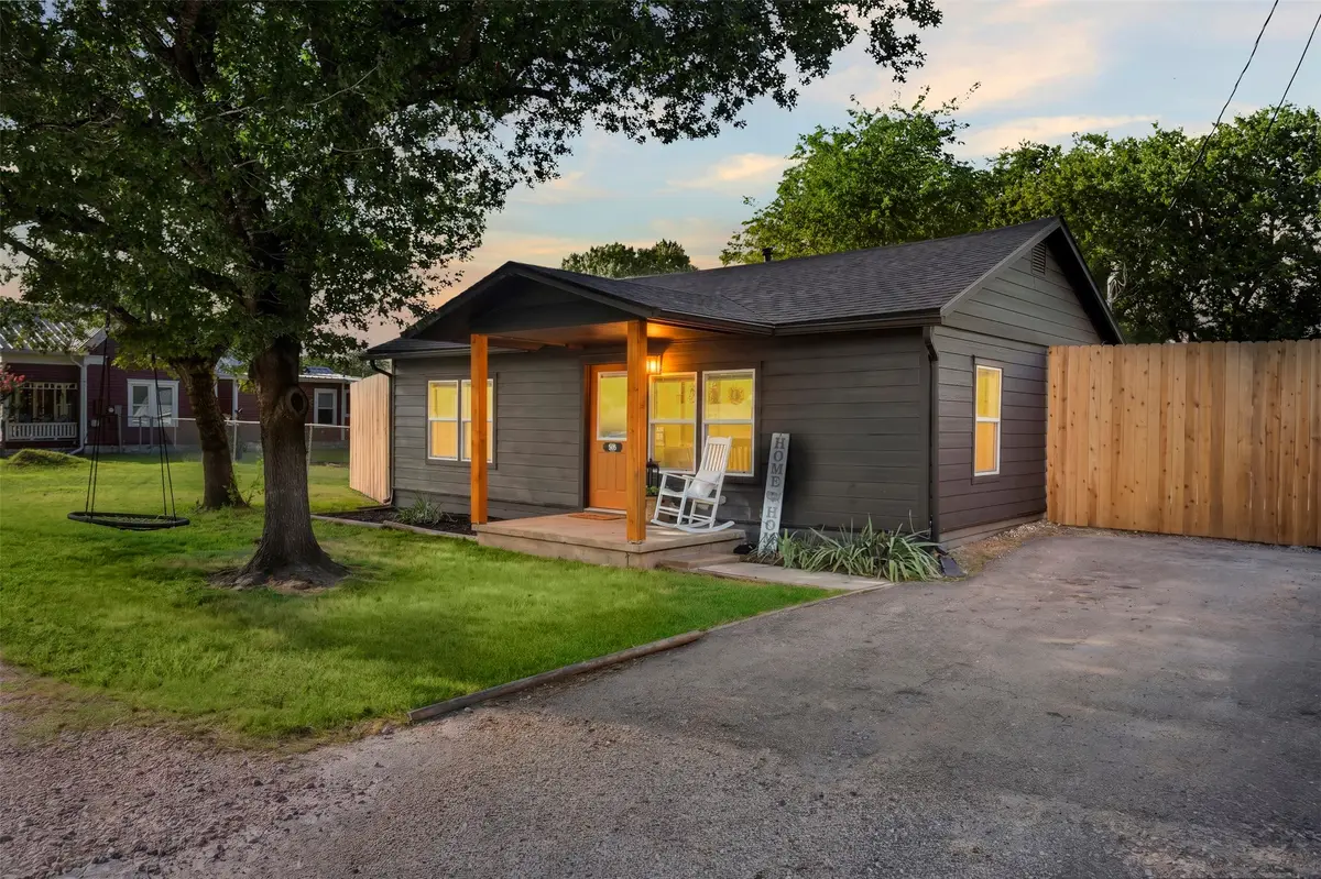 505 E Ross Street, Waxahachie, TX 75165 - #1