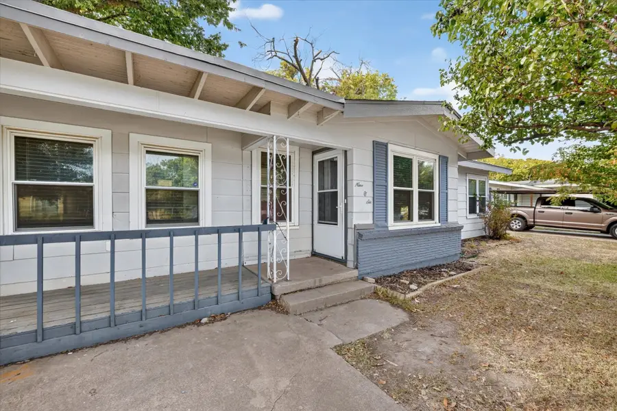 906 Euclid Street, Cleburne, TX 76033 - #3