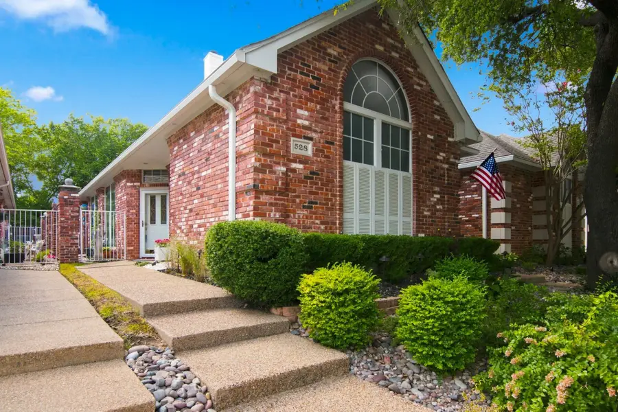528 Chateau Trail, Arlington, TX 76012 - #2