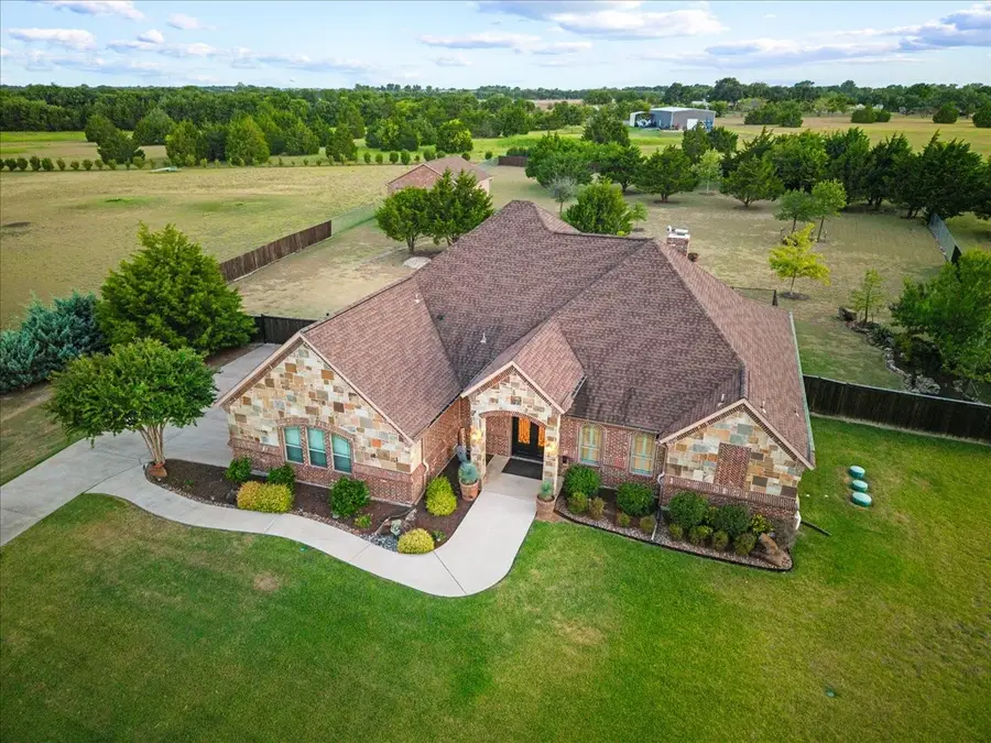 924 Indian Trail, Oak Leaf, TX 75154 - #2