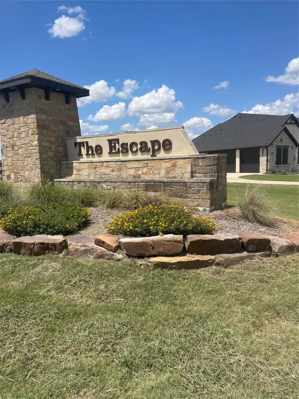 9625 Whispering Creek Terrace, Grandview, TX 76050