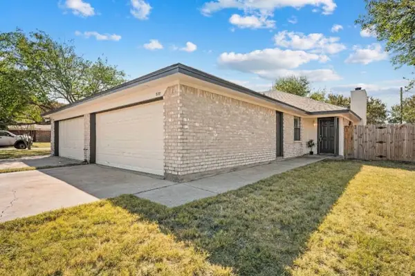 7712 Brandi Place #7712, North Richland Hills, TX 76182