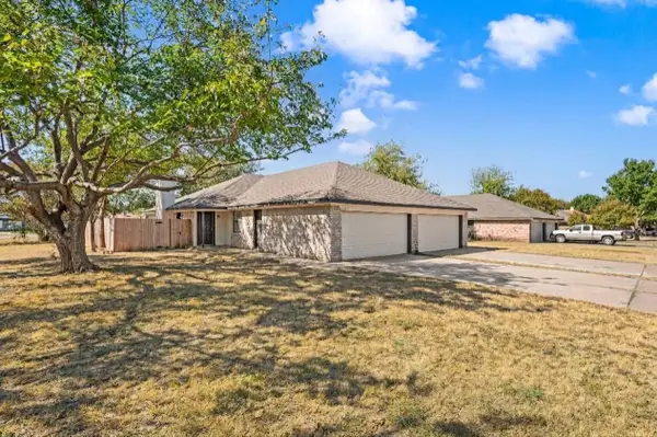7714 Brandi Place #7714, North Richland Hills, TX 76182