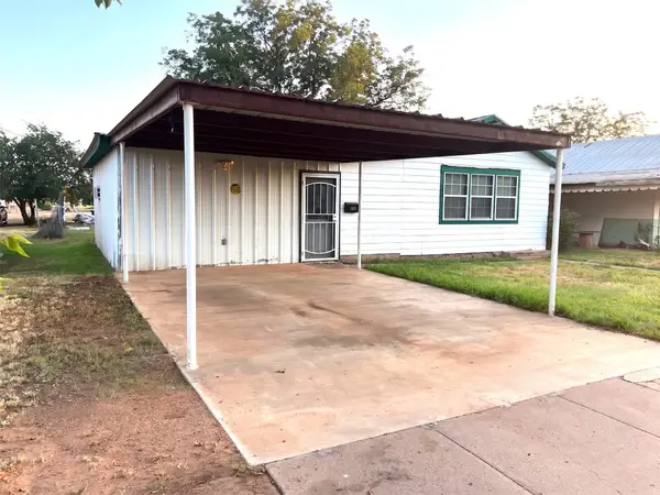 422 W Harris Street, Spur, TX 79370