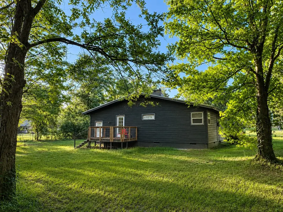 414 E Main Street, Omaha, TX 75571 - #2