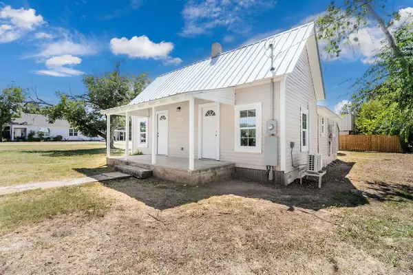 906 S Walnut, Brady, TX 76825