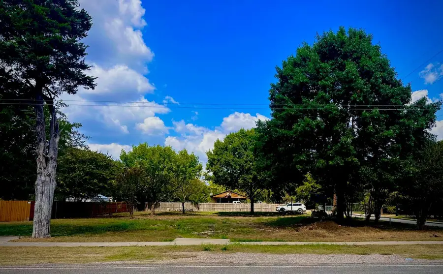 326 E Grand Street, Whitewright, TX 75491 - #3