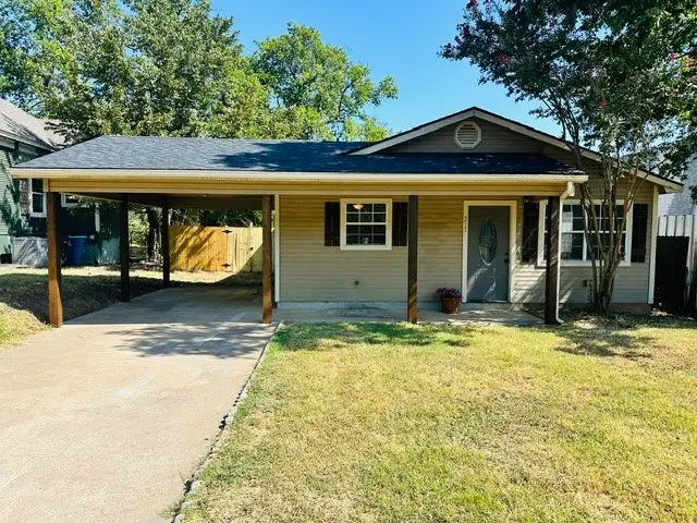 217 E Hull Street, Denison, TX 75021 - #1