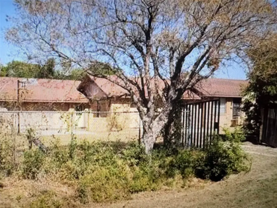 813 E Highway 114, Boyd, TX 76023 - #2