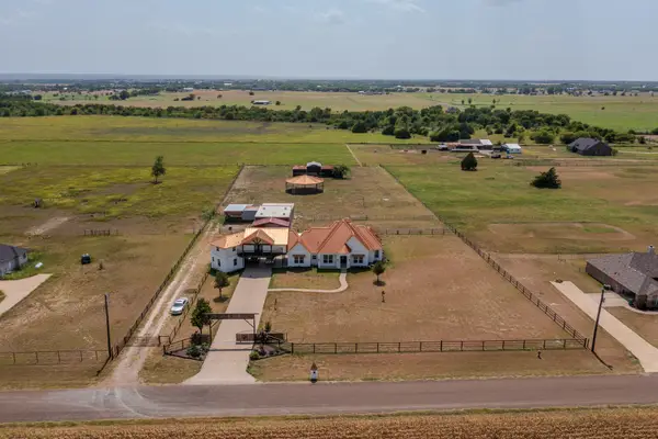 1015 Curry Road, Waxahachie, TX 75167