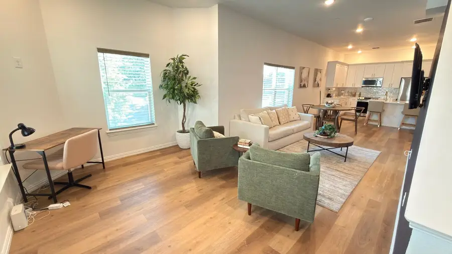 1217 Beaconsfield Lane #811, Arlington, TX 76011 - #3