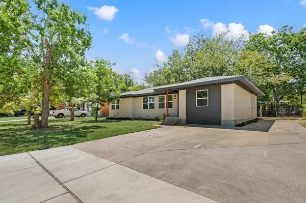 3557 Montreal Circle, Haltom City, TX 76117