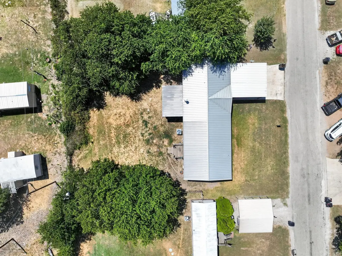 125 Enchanted Oaks Court, Hudson Oaks, TX 76087 - #1