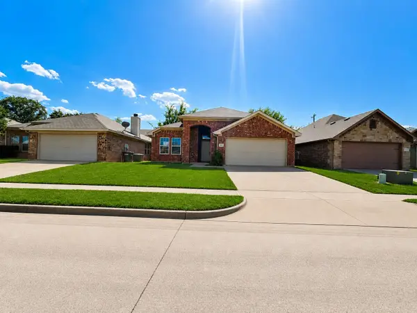 4204 Sapphire Lane, Granbury, TX 76049