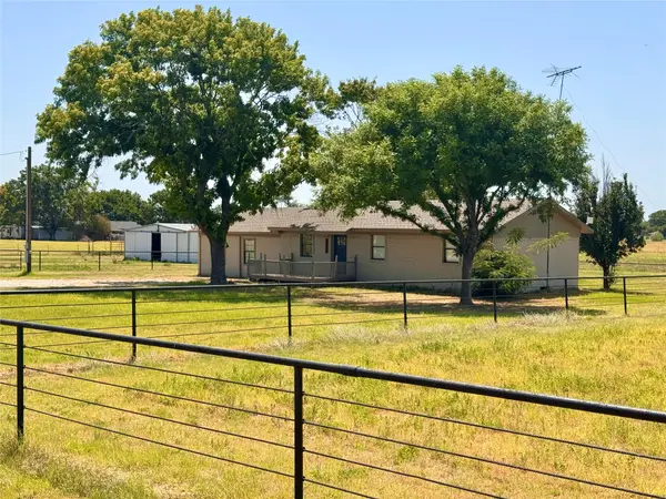 207 County Road 3214, Bridgeport, TX 76426