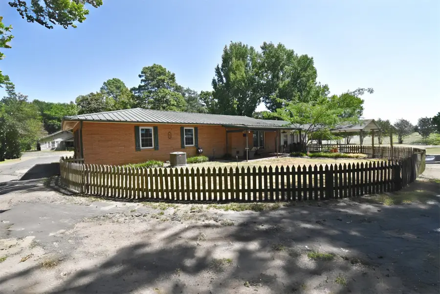 111 E Oak Street, Yantis, TX 75497 - #2