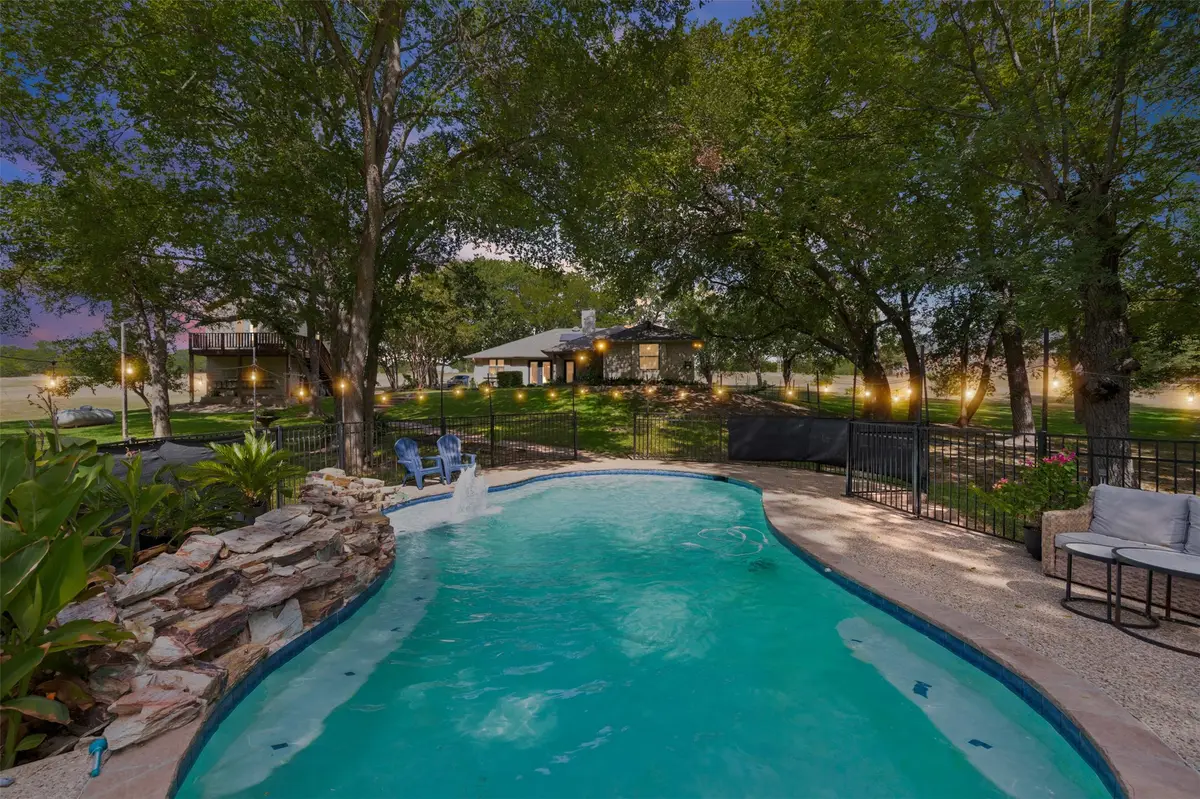 318 Ridge Creek Road, Waxahachie, TX 75167 - #1