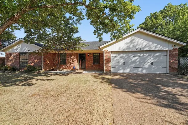 1510 Surry Place Drive, Cleburne, TX 76033
