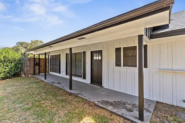 1700 Laurel Lake Drive, Waco, TX 76710