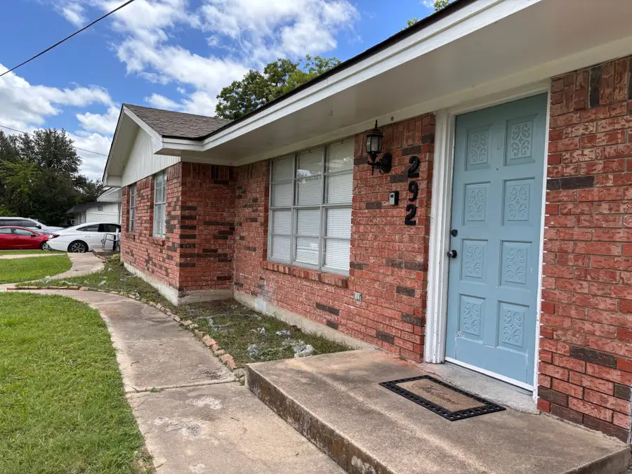 290 N Barker Street, Stephenville, TX 76401 - #2