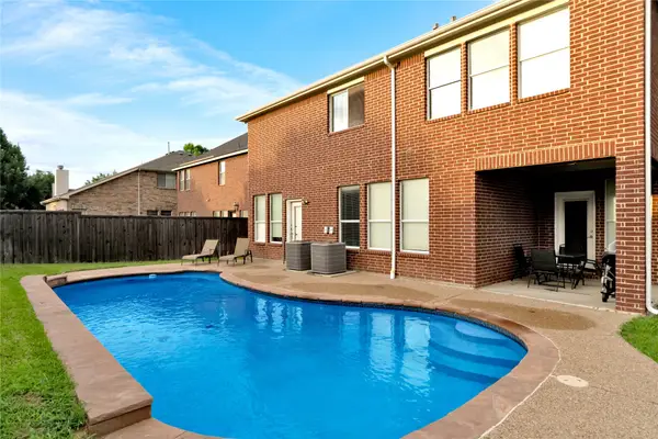308 Foxbury Drive, Euless, TX 76040