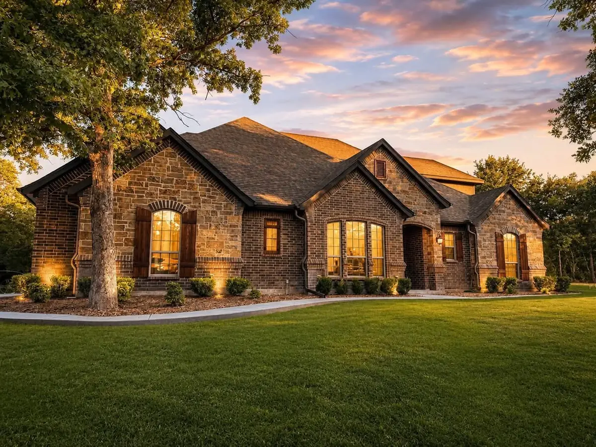 7259 Oak Creeks Court, Fort Worth, TX 76135 - #1