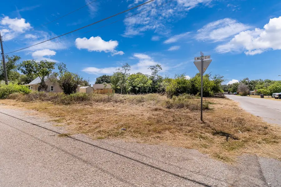 900 S Walnut, Brady, TX 76825 - #3