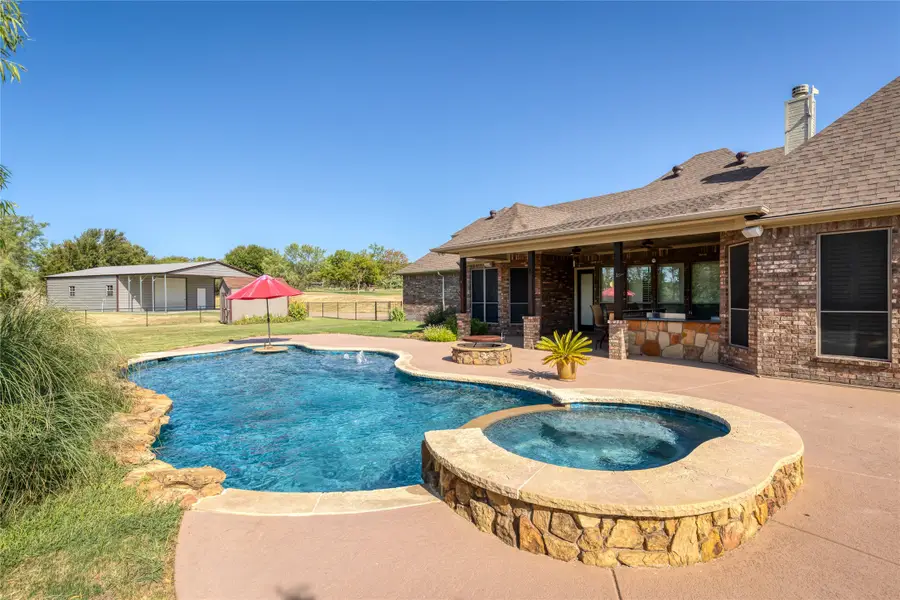 124 Carnes Court, Springtown, TX 76082 - #3
