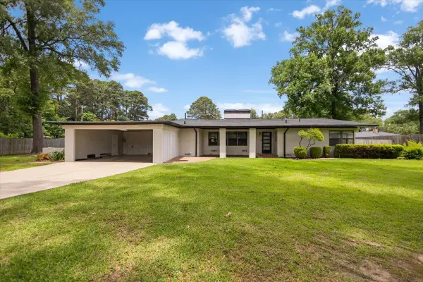 1007 Lincoln Drive, Longview, TX 75604