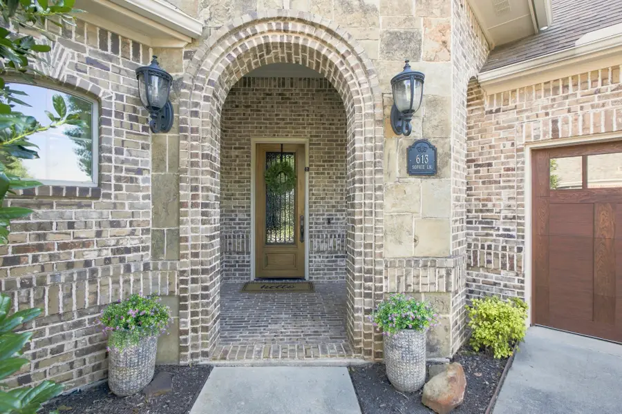 613 Sophie Lane, Colleyville, TX 76034 - #2