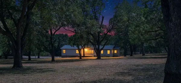 1210 E Texas Street, Denison, TX 75021