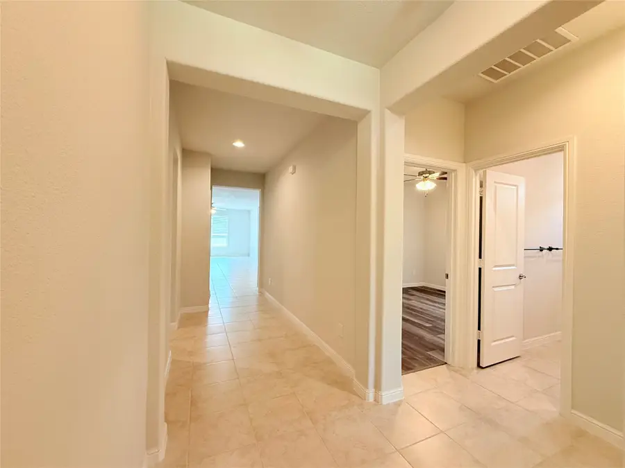 16004 Farringdon Street, Justin Roanoke, TX 76247 - #3