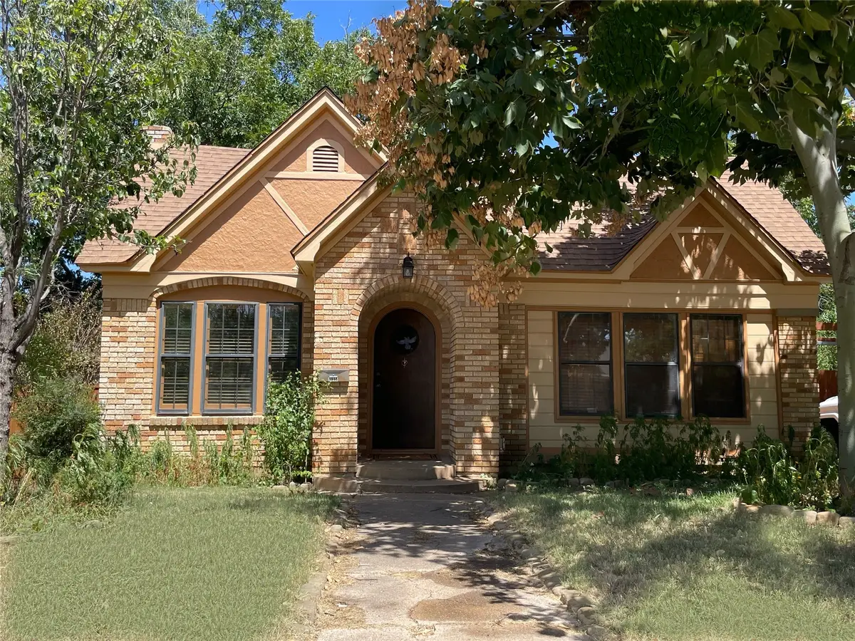 3915 Meadowbrook Drive, Fort Worth, TX 76103 - #1