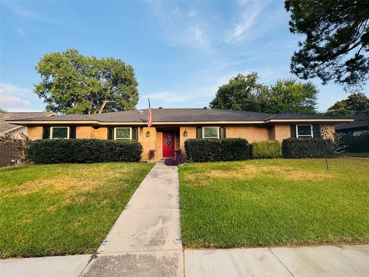 1807 Holm Oak Street, Arlington, TX 76012 - #1