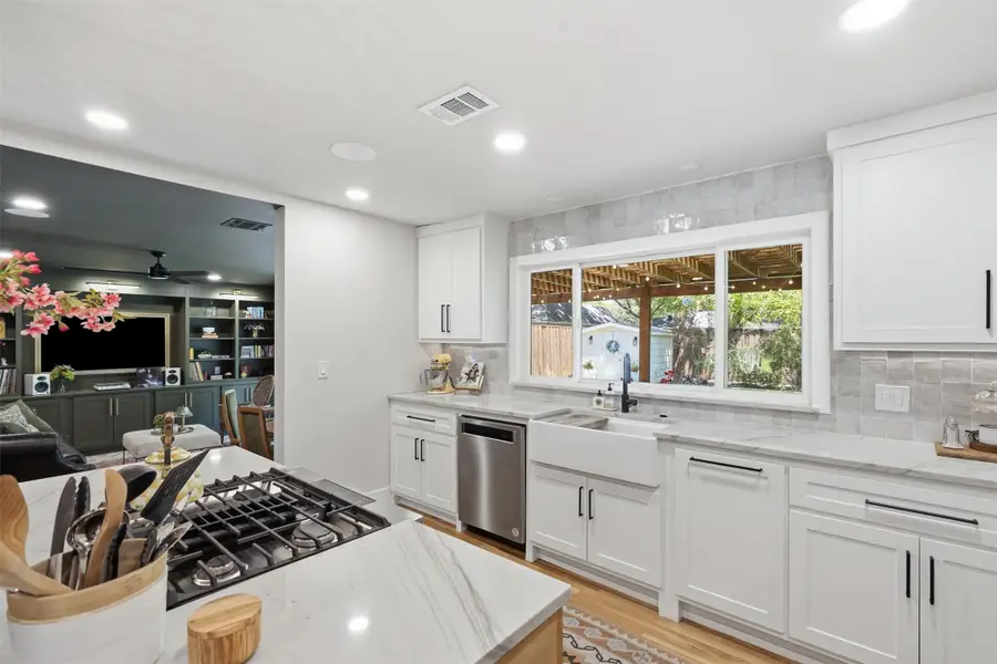 6424 Curzon Avenue, Fort Worth, TX 76116 - #3